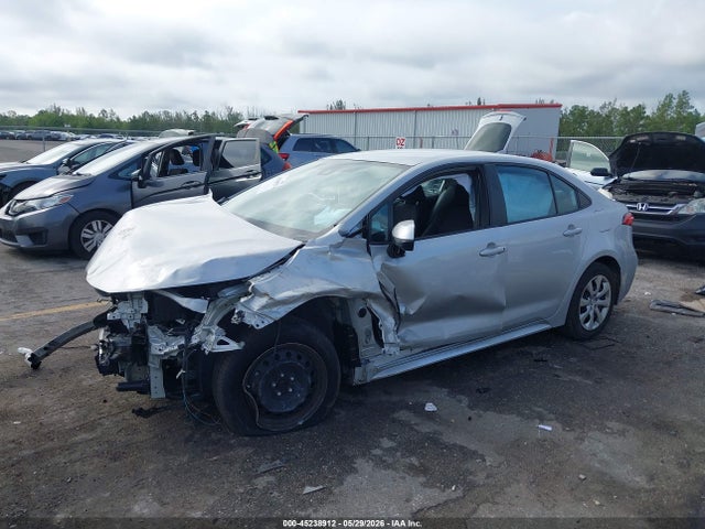 Продаж на аукціоні авто 2022 Toyota Corolla Le, vin: 5YFEPMAE7NP352153, номер лоту: 45238912