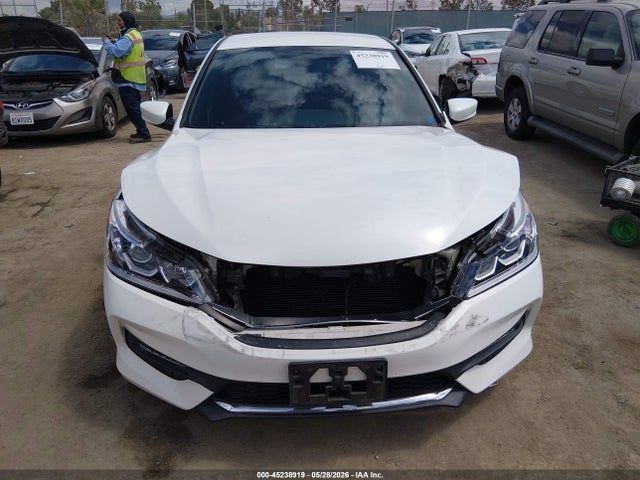 45238919 :رقم المزاد ، 1HGCR2F13HA059033 vin ، 2017 Honda Accord Sport Se مزاد بيع