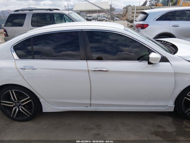 45238919 :رقم المزاد ، 1HGCR2F13HA059033 vin ، 2017 Honda Accord Sport Se مزاد بيع