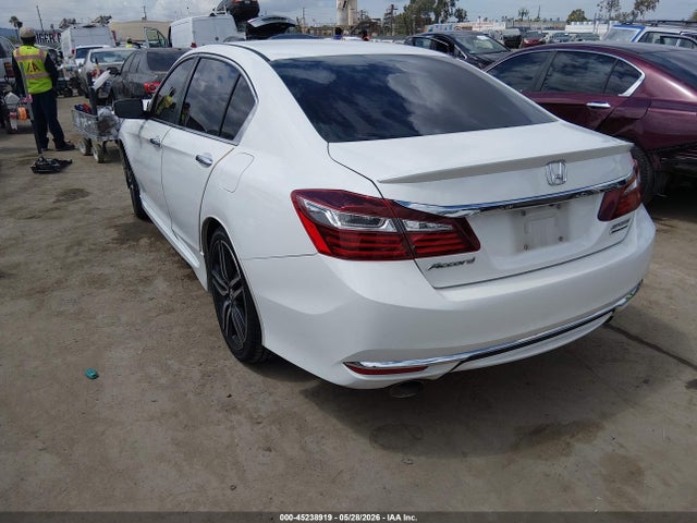 45238919 :رقم المزاد ، 1HGCR2F13HA059033 vin ، 2017 Honda Accord Sport Se مزاد بيع