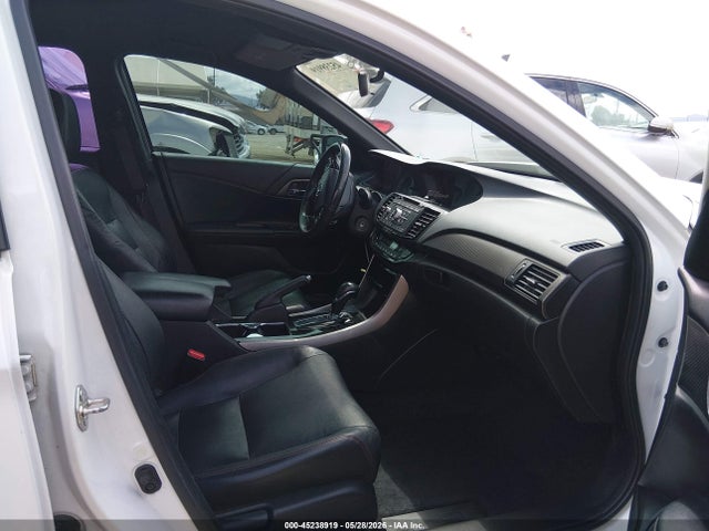 45238919 :رقم المزاد ، 1HGCR2F13HA059033 vin ، 2017 Honda Accord Sport Se مزاد بيع
