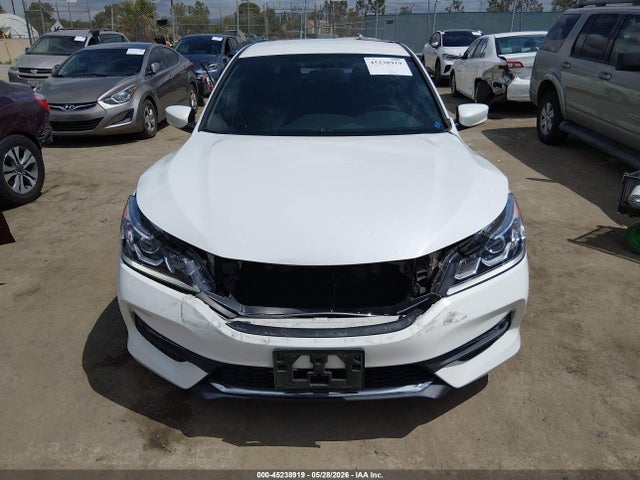45238919 :رقم المزاد ، 1HGCR2F13HA059033 vin ، 2017 Honda Accord Sport Se مزاد بيع