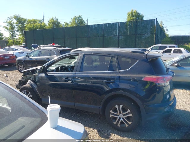 2018 Toyota Rav4 Le მანქანა იყიდება აუქციონზე, vin: 2T3BFREVXJW770235, აუქციონის ნომერი: 45238940