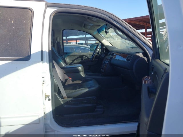 Aukcja sprzedaży 2011 Chevrolet Tahoe Lt, vin: 1GNSCBE00BR402210, numer aukcji: 45238951