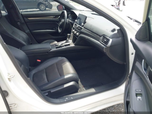 45239106 :رقم المزاد ، 1HGCV1F31JA202011 vin ، 2018 Honda Accord Sport مزاد بيع