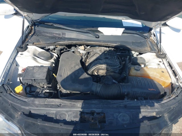 Продажа на аукционе авто 2015 Chrysler 300 Limited, vin: 2C3CCAAG8FH893842, номер лота: 45239356
