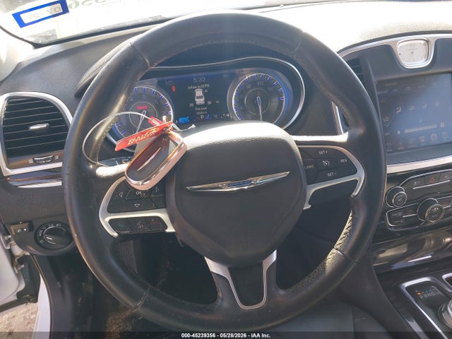 Продажа на аукционе авто 2015 Chrysler 300 Limited, vin: 2C3CCAAG8FH893842, номер лота: 45239356