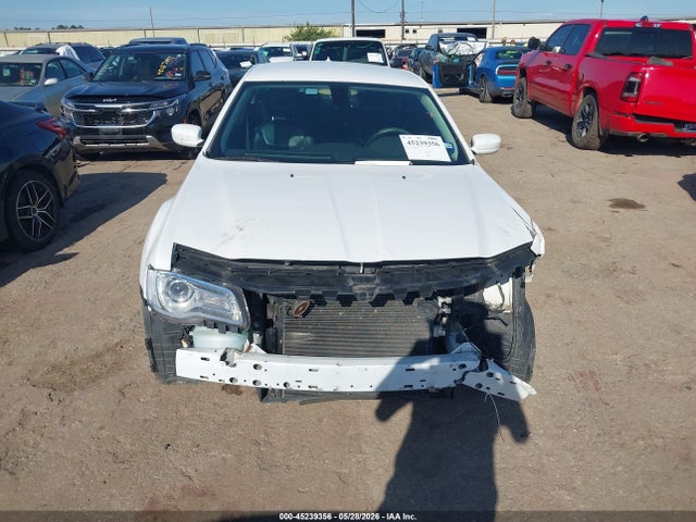 Продажа на аукционе авто 2015 Chrysler 300 Limited, vin: 2C3CCAAG8FH893842, номер лота: 45239356