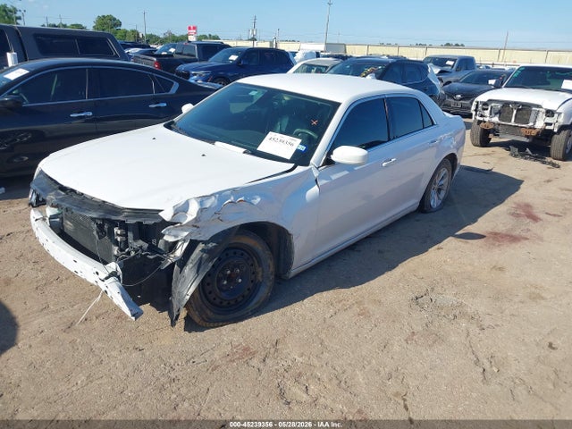 Продажа на аукционе авто 2015 Chrysler 300 Limited, vin: 2C3CCAAG8FH893842, номер лота: 45239356