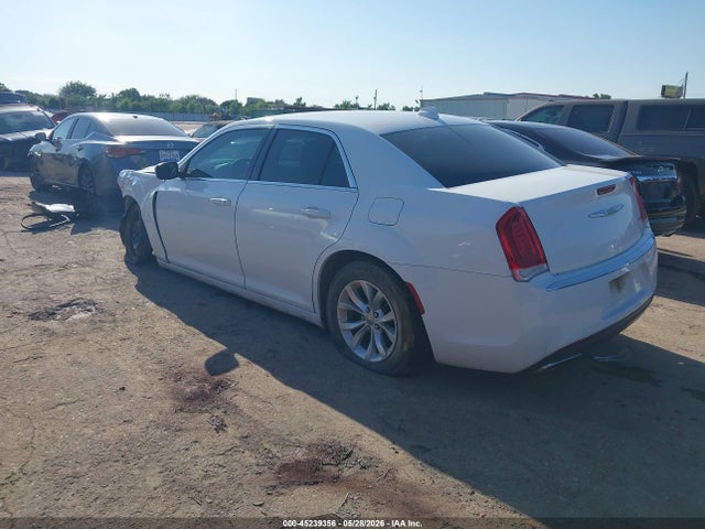 Продажа на аукционе авто 2015 Chrysler 300 Limited, vin: 2C3CCAAG8FH893842, номер лота: 45239356