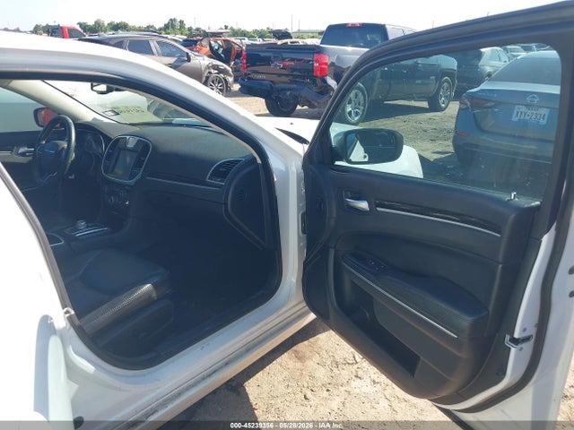 Продажа на аукционе авто 2015 Chrysler 300 Limited, vin: 2C3CCAAG8FH893842, номер лота: 45239356