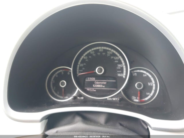 2014 Volkswagen Beetle 2.0l Tdi მანქანა იყიდება აუქციონზე, vin: 3VWJL7AT4EM600566, აუქციონის ნომერი: 45239423