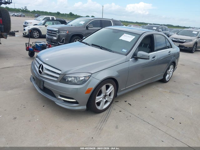 45239429 :رقم المزاد ، WDDGF5EB8BR138071 vin ، 2011 Mercedes-benz C 300 Luxury/sport مزاد بيع