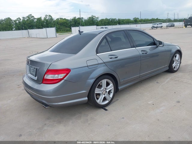 45239429 :رقم المزاد ، WDDGF5EB8BR138071 vin ، 2011 Mercedes-benz C 300 Luxury/sport مزاد بيع