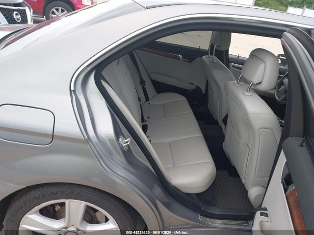 45239429 :رقم المزاد ، WDDGF5EB8BR138071 vin ، 2011 Mercedes-benz C 300 Luxury/sport مزاد بيع