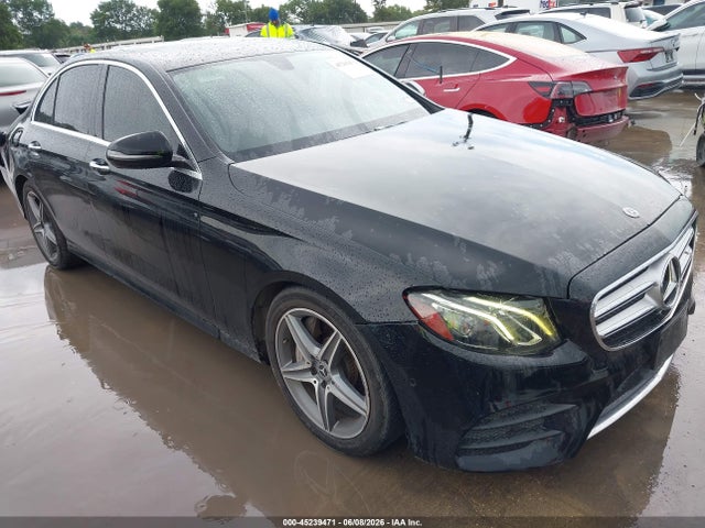 2018 Mercedes-benz E 300 მანქანა იყიდება აუქციონზე, vin: WDDZF4JB4JA310800, აუქციონის ნომერი: 45239471