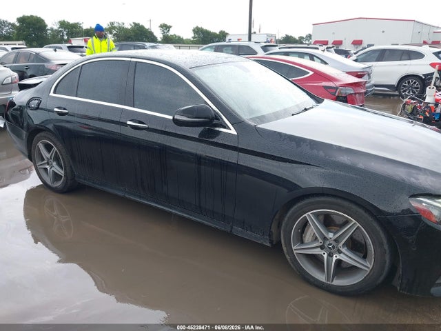 45239471 :رقم المزاد ، WDDZF4JB4JA310800 vin ، 2018 Mercedes-benz E 300 مزاد بيع
