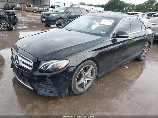 45239471 :رقم المزاد ، WDDZF4JB4JA310800 vin ، 2018 Mercedes-benz E 300 مزاد بيع