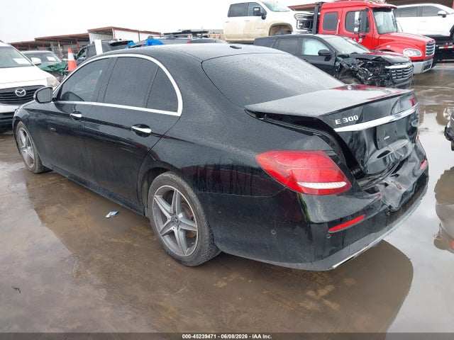 45239471 :رقم المزاد ، WDDZF4JB4JA310800 vin ، 2018 Mercedes-benz E 300 مزاد بيع