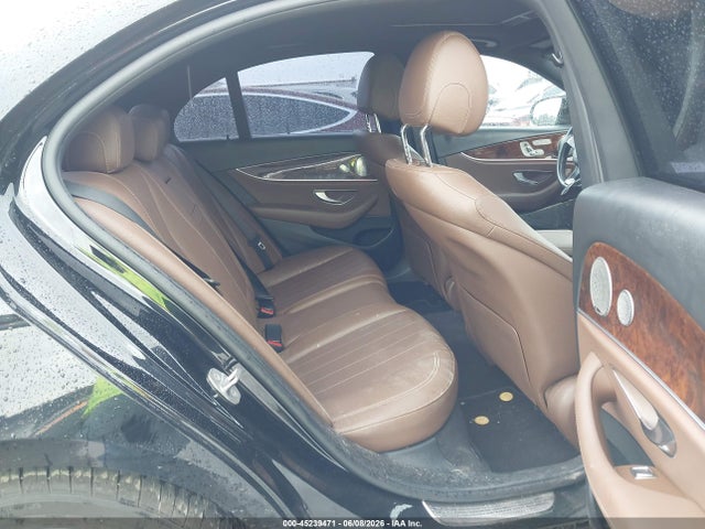 45239471 :رقم المزاد ، WDDZF4JB4JA310800 vin ، 2018 Mercedes-benz E 300 مزاد بيع