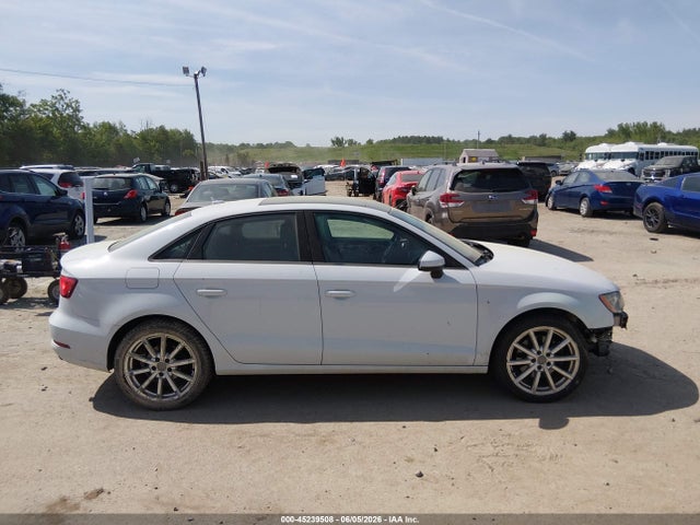 45239508 :رقم المزاد ، WAUBFGFF9F1141127 vin ، 2015 Audi A3 2.0t Premium مزاد بيع