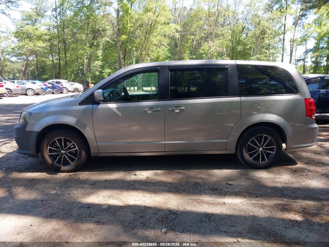 45239690 :رقم المزاد ، 2C4RDGBG5JR199147 vin ، 2018 Dodge Grand Caravan Se Plus مزاد بيع