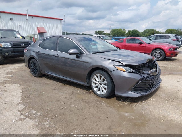 Продаж на аукціоні авто 2020 Toyota Camry Le, vin: 4T1C11AK5LU955725, номер лоту: 45239740