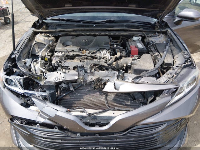 45239740 :رقم المزاد ، 4T1C11AK5LU955725 vin ، 2020 Toyota Camry Le مزاد بيع