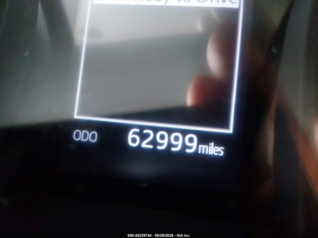 45239740 :رقم المزاد ، 4T1C11AK5LU955725 vin ، 2020 Toyota Camry Le مزاد بيع
