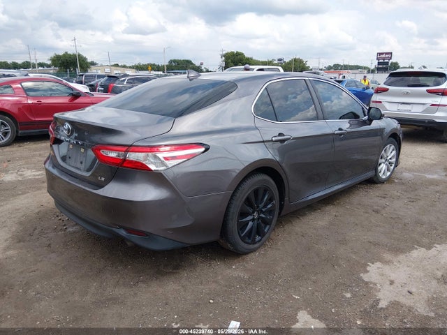 45239740 :رقم المزاد ، 4T1C11AK5LU955725 vin ، 2020 Toyota Camry Le مزاد بيع