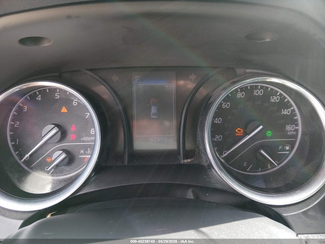 45239740 :رقم المزاد ، 4T1C11AK5LU955725 vin ، 2020 Toyota Camry Le مزاد بيع