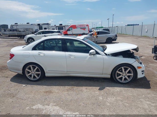45239747 :رقم المزاد ، WDDGF4HB2EG255327 vin ، 2014 Mercedes-benz C 250 Sport مزاد بيع