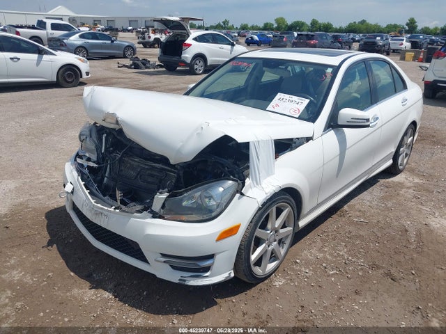 45239747 :رقم المزاد ، WDDGF4HB2EG255327 vin ، 2014 Mercedes-benz C 250 Sport مزاد بيع
