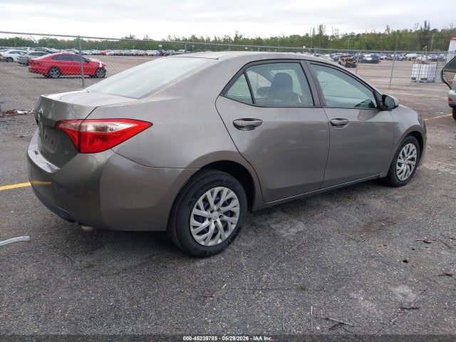 45239785 :رقم المزاد ، 5YFBURHE9HP580710 vin ، 2017 Toyota Corolla Le مزاد بيع