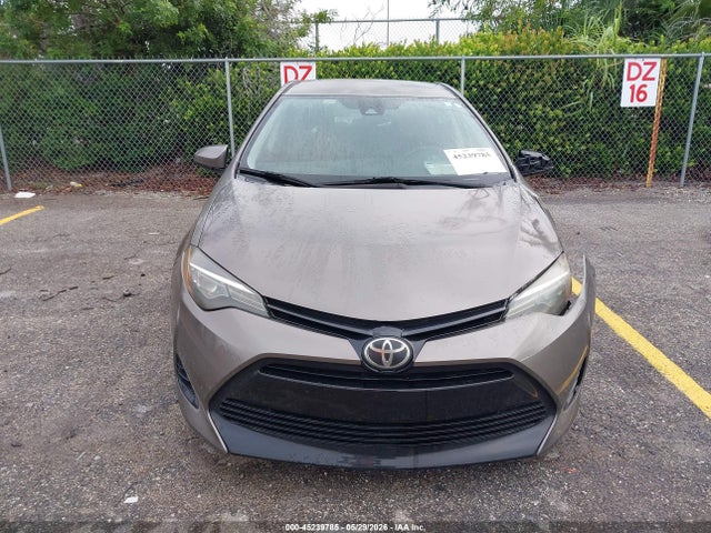45239785 :رقم المزاد ، 5YFBURHE9HP580710 vin ، 2017 Toyota Corolla Le مزاد بيع