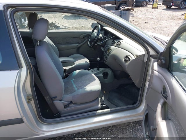 45239823 :رقم المزاد ، 3FAFP31343R174244 vin ، 2003 Ford Focus Zx3 مزاد بيع