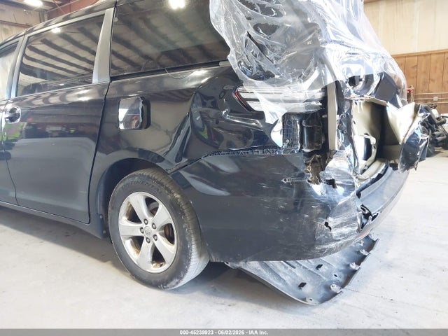 45239923 :رقم المزاد ، 5TDKK3DC4FS640209 vin ، 2015 Toyota Sienna Le 8 Passenger مزاد بيع