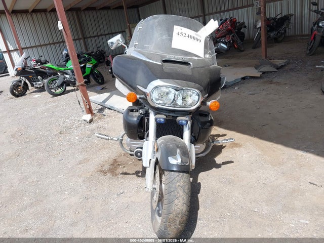 45240009 :رقم المزاد ، 1HFSC4105YA101326 vin ، 2000 Honda Gl1500 Cf مزاد بيع