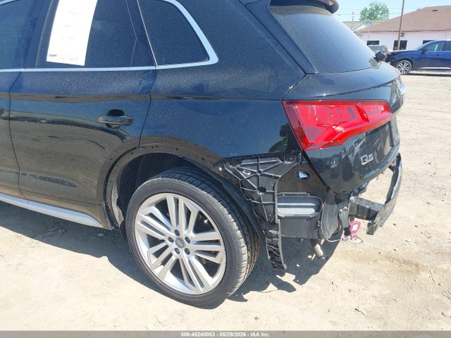 45240053 :رقم المزاد ، WA1BNAFY5J2015249 vin ، 2018 Audi Q5 2.0t Premium/2.0t Tech Premium مزاد بيع