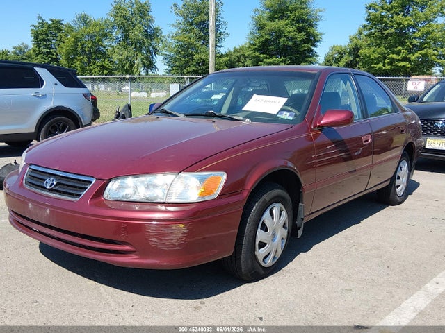 45240083 :رقم المزاد ، 4T1BG22K1YU695300 vin ، 2000 Toyota Camry Ce مزاد بيع