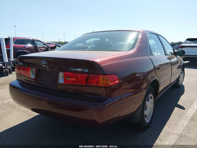 45240083 :رقم المزاد ، 4T1BG22K1YU695300 vin ، 2000 Toyota Camry Ce مزاد بيع