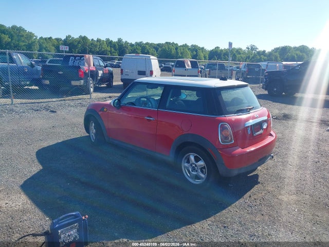 2009 Mini Cooper მანქანა იყიდება აუქციონზე, vin: WMWMF33559TW76820, აუქციონის ნომერი: 45240109