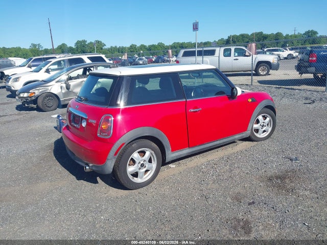 2009 Mini Cooper მანქანა იყიდება აუქციონზე, vin: WMWMF33559TW76820, აუქციონის ნომერი: 45240109