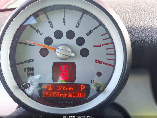 2009 Mini Cooper მანქანა იყიდება აუქციონზე, vin: WMWMF33559TW76820, აუქციონის ნომერი: 45240109