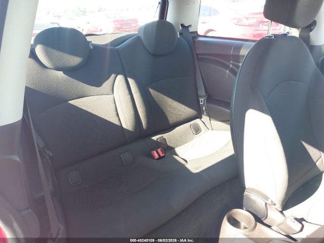 2009 Mini Cooper მანქანა იყიდება აუქციონზე, vin: WMWMF33559TW76820, აუქციონის ნომერი: 45240109