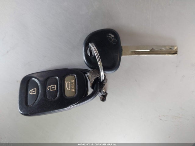Aukcja sprzedaży 2012 Hyundai Veloster Base W/red/black, vin: KMHTC6AD0CU079638, numer aukcji: 45240235