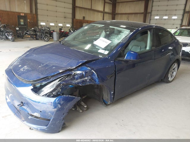 2022 Tesla Model Y Long Range Dual Motor All-wheel Drive მანქანა იყიდება აუქციონზე, vin: 7SAYGDEE9NF442605, აუქციონის ნომერი: 45240382