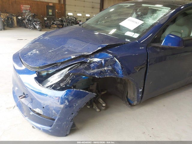 2022 Tesla Model Y Long Range Dual Motor All-wheel Drive მანქანა იყიდება აუქციონზე, vin: 7SAYGDEE9NF442605, აუქციონის ნომერი: 45240382