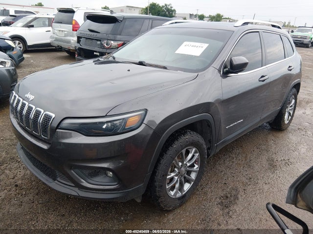 45240459 :رقم المزاد ، 1C4PJMLB4KD402728 vin ، 2019 Jeep Cherokee Latitude Plus 4x4 مزاد بيع
