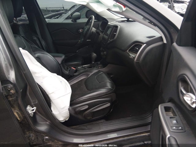 45240459 :رقم المزاد ، 1C4PJMLB4KD402728 vin ، 2019 Jeep Cherokee Latitude Plus 4x4 مزاد بيع